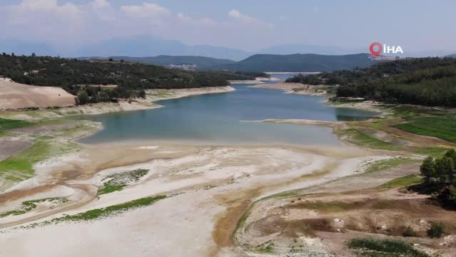 Aslantaş Barajı'nda korkutan kuraklık manzarası